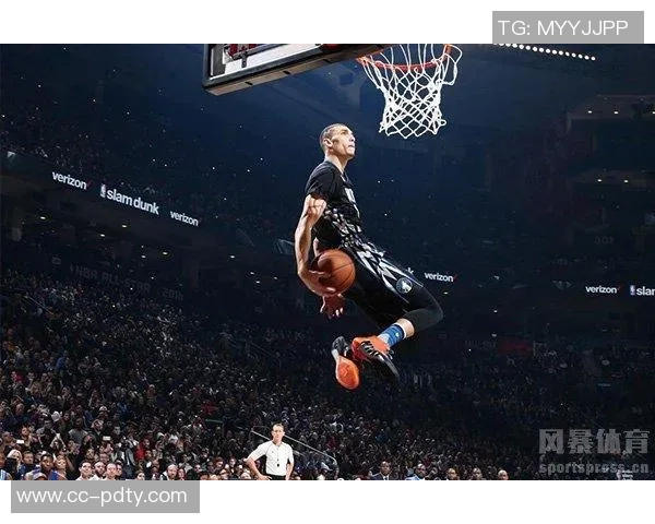 拉文荣膺12月7日NBA最佳球员展现超凡实力引发热议 拉文荣膺12月7日NBA最佳球员展现超凡实力引发热议