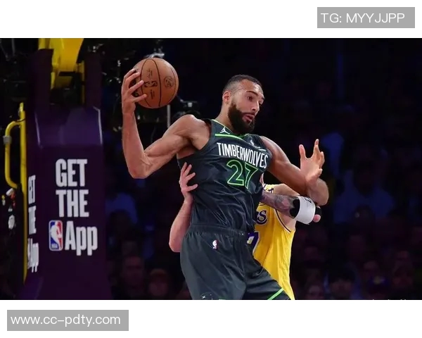 戈贝尔防守效率领先文班紧随其后两位巨星的巅峰对决即将展开 戈贝尔防守效率领先文班紧随其后两位巨星的巅峰对决即将展开