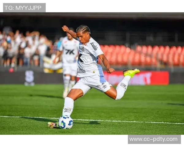 热刺求购巴甲后卫索萨遭拒绝将提高报价至更高金额